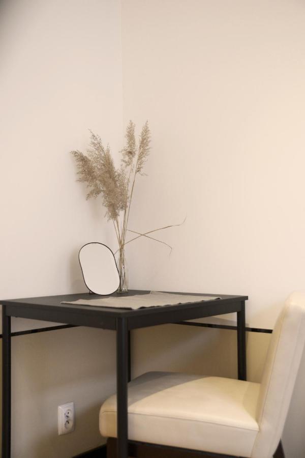 By The River And City Center - Comfortable Rooms Wroclaw Ngoại thất bức ảnh